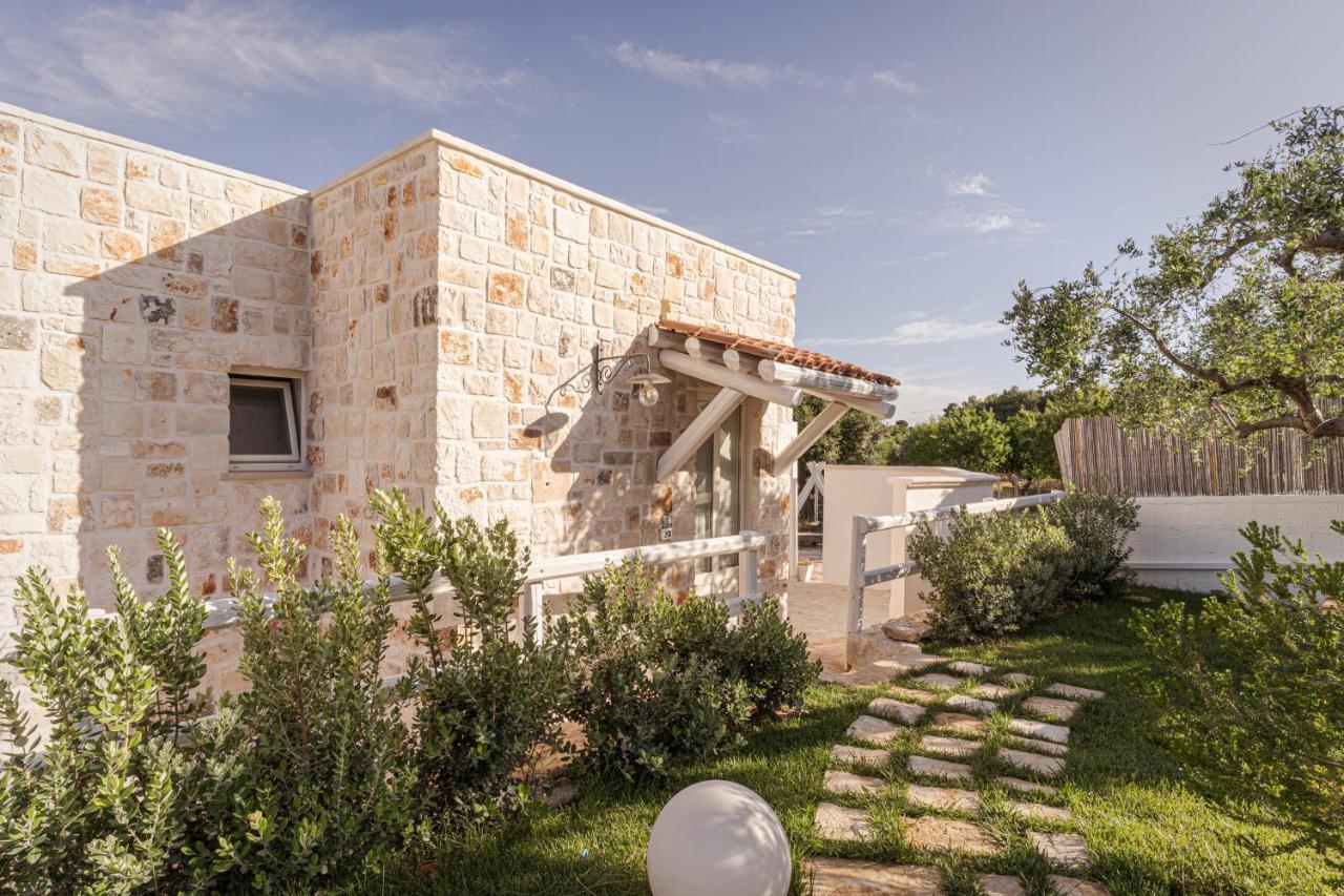 ホテル Relais Il Trullo Della Rupe オストゥーニ エクステリア 写真