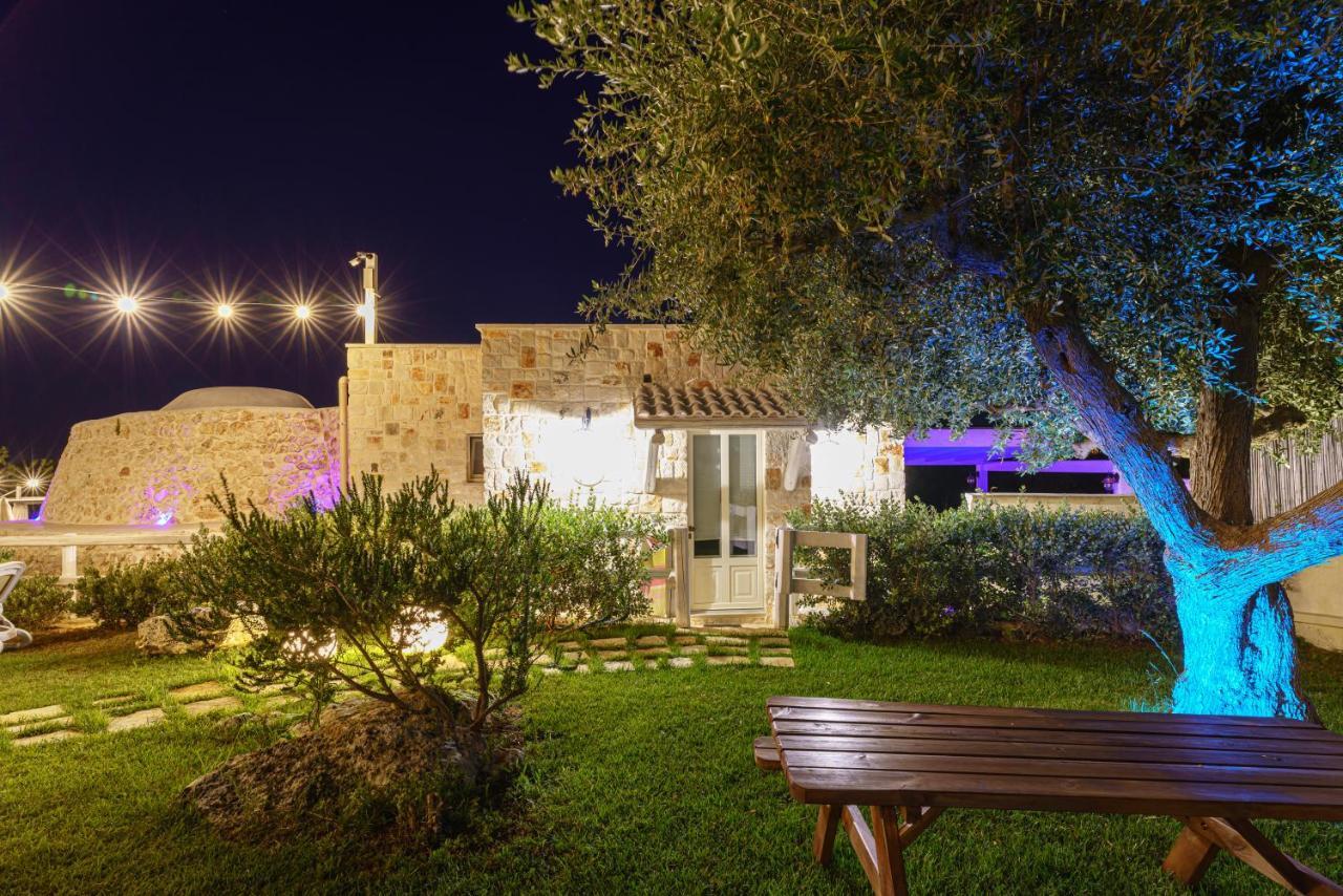 ホテル Relais Il Trullo Della Rupe オストゥーニ エクステリア 写真