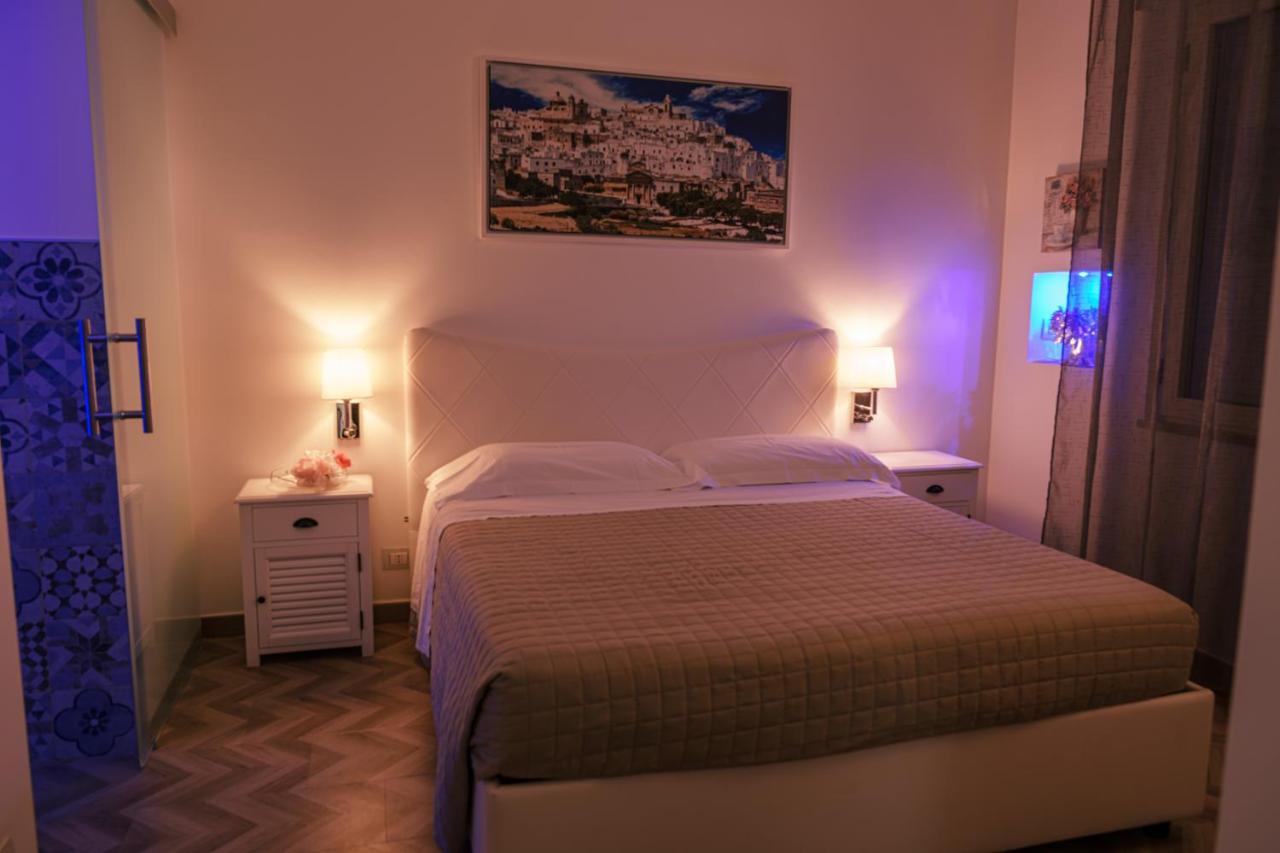 ホテル Relais Il Trullo Della Rupe オストゥーニ エクステリア 写真