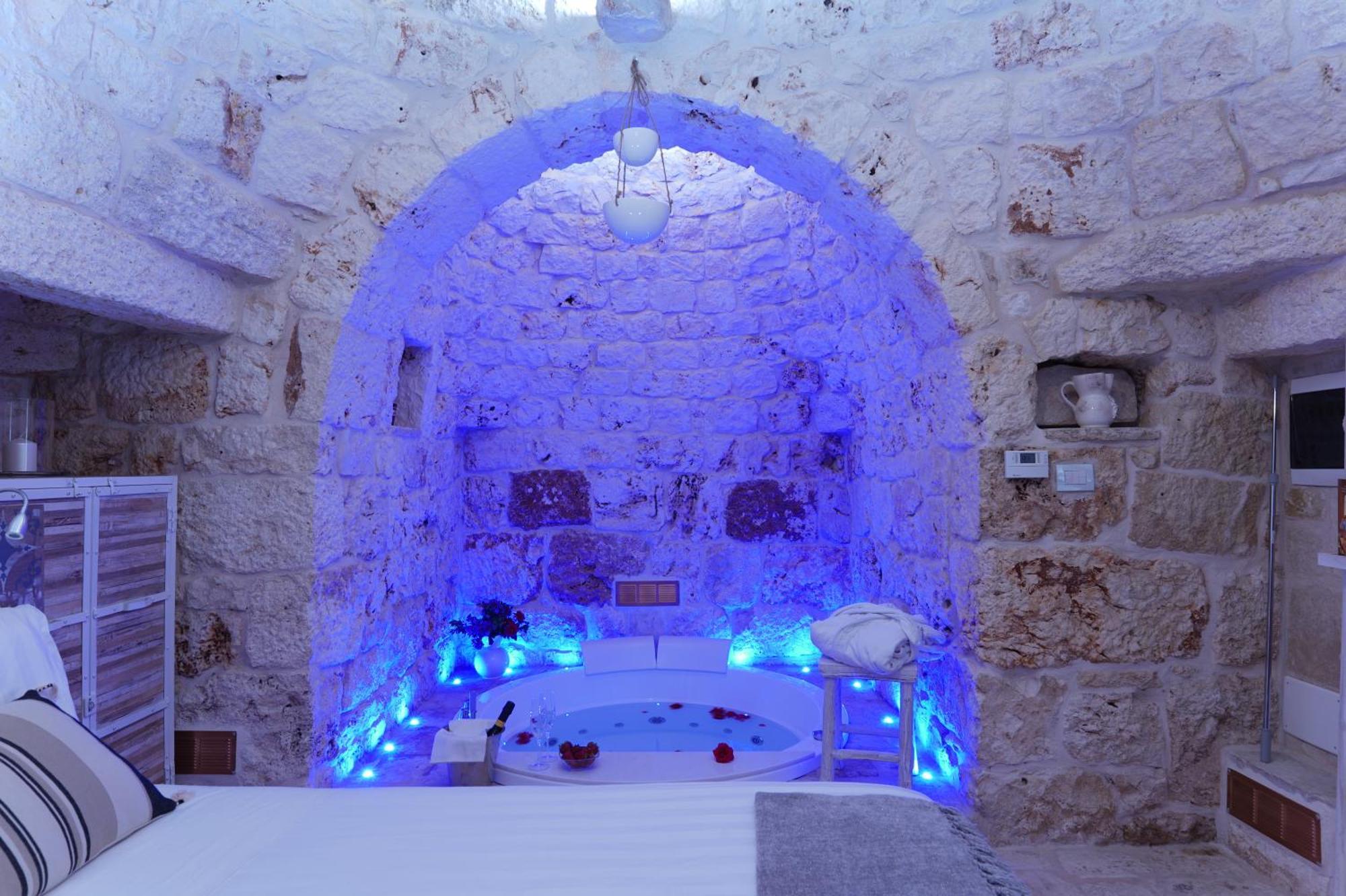 ホテル Relais Il Trullo Della Rupe オストゥーニ エクステリア 写真