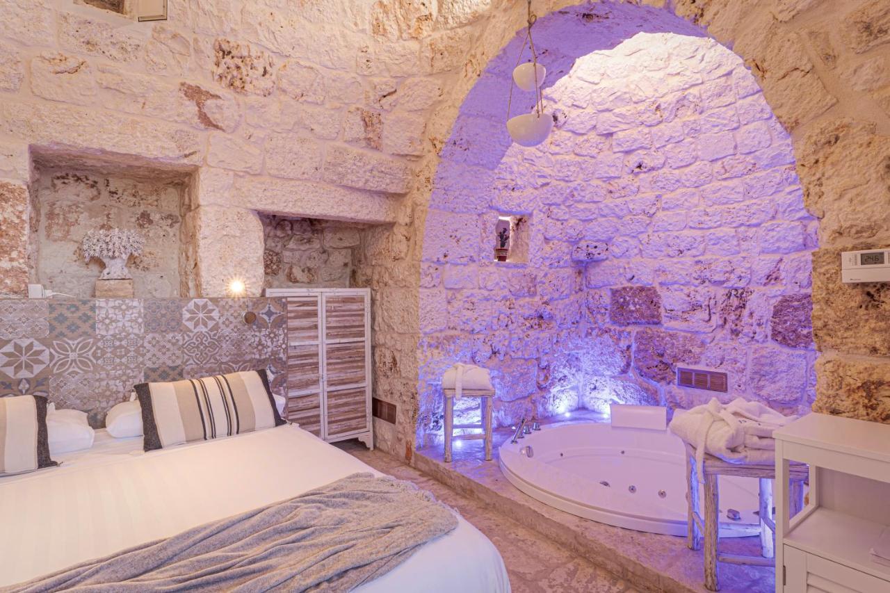 ホテル Relais Il Trullo Della Rupe オストゥーニ エクステリア 写真